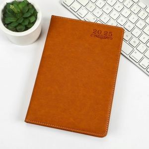 Agenda 2025 Personalizable con Impresión, Formato A5, Planificador Diario de 365 Días, Tapa de Cuero, 80 Hojas, Inglés y Español, Ideal para Regalo - Product Image 4
