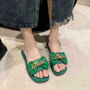2024 nuevas zapatillas antideslizantes de moda para mujer, Sandalias planas informales con decoración de Metal, salidas salientes de verano y primavera de China - Product Image 3