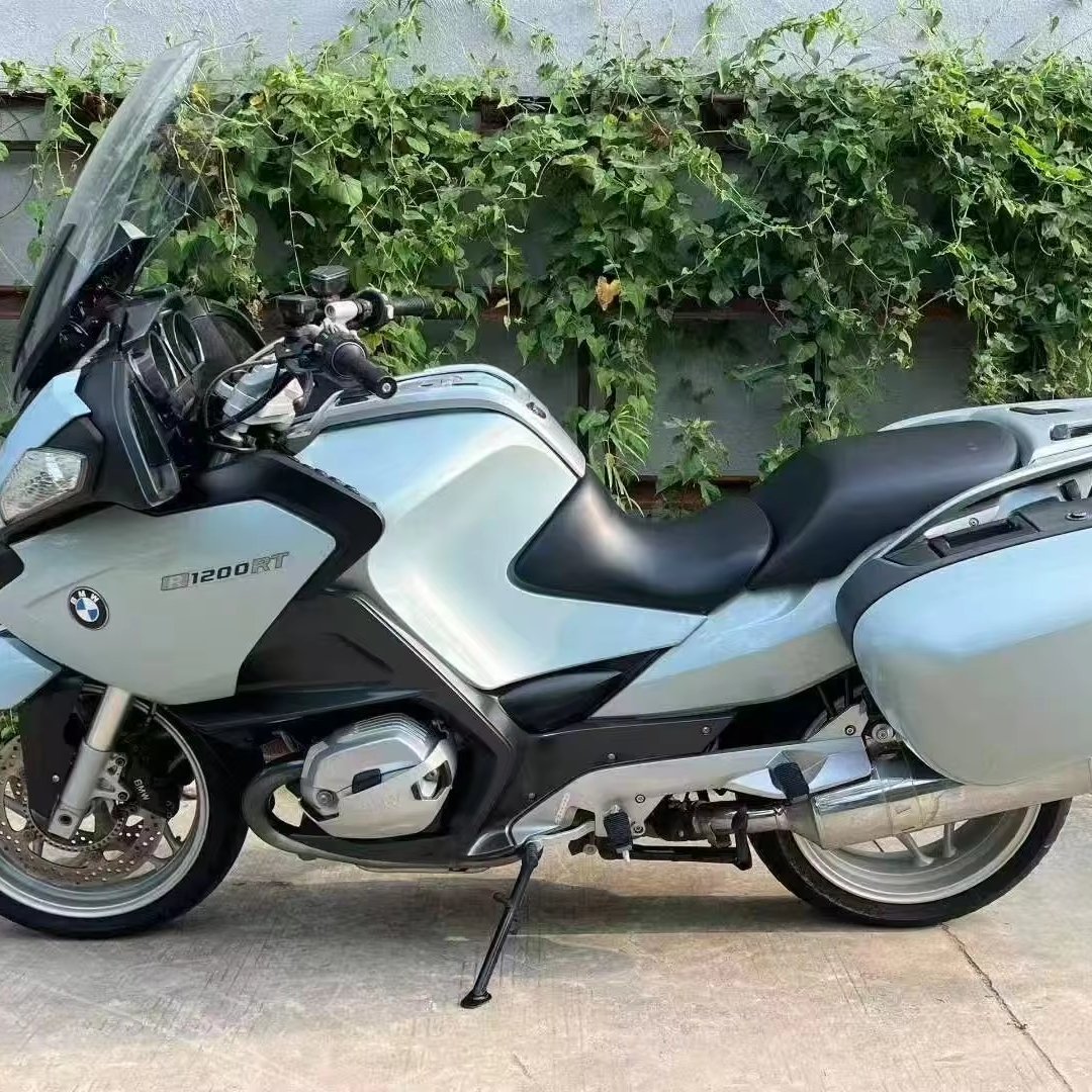 R1200RT, ABS, Электронная подвеска, круиз-контроль, электрически Подогреваемые рули и сиденья, аудиосистема Harman Kardon