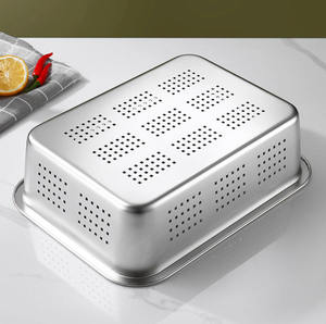 מסננת נירוסטה 201 עמידה בדרגת מזון, 45x35 ס\\\"מ, מחוררת, רב תכליתית, בעלת תחתית שטוחה, למטבח - Product Image 3