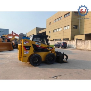 Chargeuse compacte sur pneus Cat 226B d'occasion haute performance, 0,8 tonne, moteur 46 kW |   Faible nombre d'heures d'utilisation, état 100% original, en vente - Product Image 4