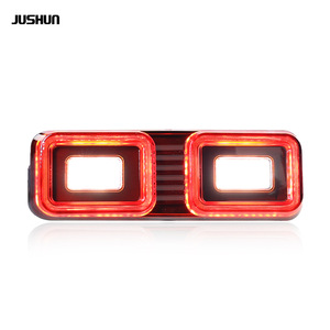 ไฟท้าย LED สำหรับรถแลนด์โรเวอร์ ดีเฟนเดอร์ ยี่ห้อ Jushun สีแดงรมดำ 12V แบบติดตั้งเพิ่มเติม พร้อมไฟถอยหลัง - Product Image 3