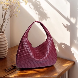 Bolso de Hombro Bohemio de Ganchillo 2025, Tejido a Mano, Tipo Tote para el Mercado, con Correa Ajustable y Organizador Multibolsillos para Festivales y Uso Diario - Product Image 2