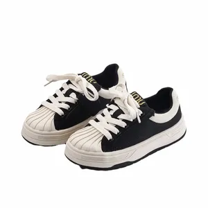 Zapatos casuales para niños Moda en forma de concha zapatos que se disuelven en los dedos del pie <span class=keywords><strong>Zapatillas</strong></span> de correr para niños y niñas - Product Image 1