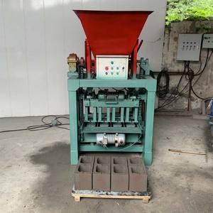 La machine de fabrication de briques 4-35 peut être combinée avec un mélangeur et une bande transporteuse pour créer une ligne de production efficace - Product Image 1