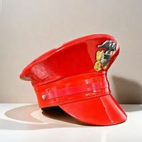 Chapeaux de fête d'Halloween en gros : Chapeau de capitaine rouge verni avec insigne d'aigle