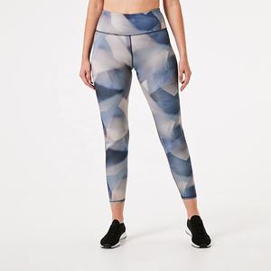 Leggings de yoga pour femmes imprimés confortables de style 2021 avec un stretch quadridirectionnel et un matériau 100% polyester écologique - Product Image 1