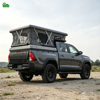 Camper für Pickup mit Aufstelldach, Starrer Hilux-Camper für 4 Personen, Weißer Hilux mit Camper-Aufbau