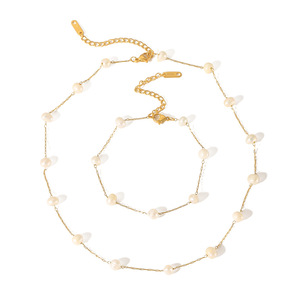 Moda círculo redondo blanco perla con cuentas cadena gargantilla collar pulsera conjuntos 18K chapado en <span class=keywords><strong>oro</strong></span> conjunto <span class=keywords><strong>de</strong></span> joyas <span class=keywords><strong>de</strong></span> acero inoxidable <span class=keywords><strong>para</strong></span> niña - Product Image 6