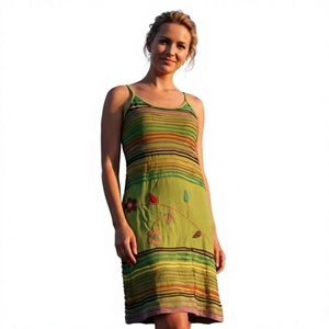 Vestido largo bohemio con estilo para mujer, manga larga, patrón de botones de encaje, medias con cremallera, surtido de rayón disponible - Product Image 1