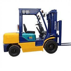 Montacargas Diésel Komatsu FD30 Usado de 3 Toneladas, con Mástil de Dos Etapas, Neumáticos Sólidos para Terreno Accidentado, Industria de Materiales de Construcción - Product Image 1