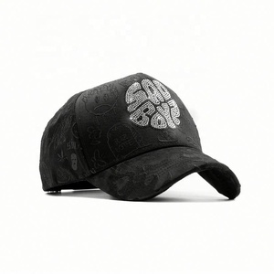 Gorra <span class=keywords><strong>de</strong></span> Béisbol <span class=keywords><strong>de</strong></span> 5 Paneles XJunior H Sad Boyz Collaborative - Letras con Pedrería y Patrón Grabado en Relieve, Edición Limitada - Product Image 4