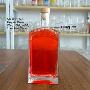 Botellas de Tequila Personalizadas de Alta Calidad, Cuadradas y Planas, de 700 ml y 750 ml, Botellas de Licor Transparentes Desiree con Acabado de Boca de Barra - Product Image 4