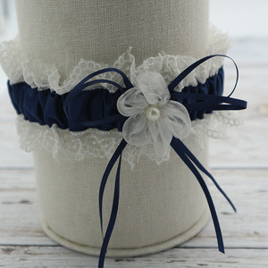 Ensemble de jarretelles de mariage <span class=keywords><strong>bleu</strong></span> <span class=keywords><strong>marine</strong></span> avec ruban, dentelle, perles et fleurs en organza, élastiques et élégantes - Product Image 3