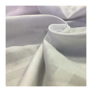 Bán Sỉ Trực Tiếp Nhà Máy Vải Sọc Dập Nổi 95gsm 100% <span class=keywords><strong>Polyester</strong></span> Vải Dải Màu Trắng Quang Học Cho Giường Khách Sạn - Product Image 5