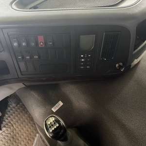 Nouveau camion benne lourd HOWO 8x4 à conduite à gauche avec 12 roues, moteur diesel Weichai, normes d'émission Euro 2/Euro 3 pour les opérations en Afrique - Product Image 6