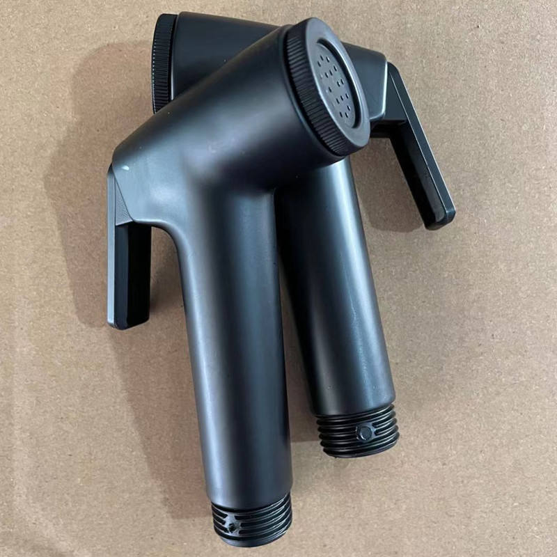 Pistolet pulvérisateur type C trois pièces [noir]