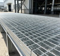Grille en acier soudée avec fournisseurs de grilles en acier robustes pour les sols d'usine