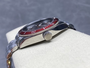Montre mécanique étanche de qualité supérieure pour plongeurs, 41 mm, fabrication GR, acier 316L, mouvement ETA 2824, lunette rouge, style vintage, montre noire Bayy. - Product Image 4