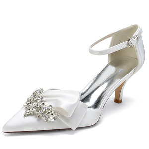 Sandales élégantes en satin à talon moyen avec bride cheville, décor nœud en cristal, à enfiler, pour soirée, bal de promo, demoiselle d'honneur, pour femmes - ODM OEM 2026 - Product Image 2