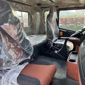 Vente directe d'usine - Camion Sinotruk Ho Wo 6x4 équipé d'une grue à bras articulé Zoomlion de 14 tonnes à 5 sections pour le chargement et le déchargement en port - Product Image 5