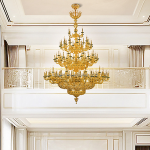 Lampadario Barocco <span class=keywords><strong>in</strong></span> <span class=keywords><strong>Bronzo</strong></span> per Scale Lunghe di Hotel e Ville, Decorativo di Lusso <span class=keywords><strong>in</strong></span> Ottone Anticato 24K - Product Image 2