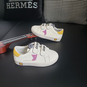 Sneakers alla Moda Unisex per Bambini con Design a Stella Glitterata e Cerniere Laterali, Scarpe Antiscivolo da Esterno per Ragazzi e Ragazze - Product Image 5