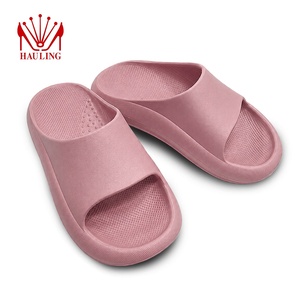 Chaussons confortables en EVA à semelle épaisse avec soutien ergonomique de la voûte plantaire, semelle antidérapante et imperméable pour la famille, intérieur et extérieur. - Product Image 1