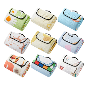 Manta de Picnic Impermeable Personalizada, Alfombra de Viaje Plegable Resistente a la Arena, Manta de Picnic para Exteriores, Impermeable, para Playa y Camping, con Correas - Product Image 4