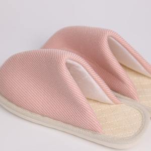 Zapatillas de Estilo Japonés Casuales con Punta Abierta y Cerrada, Plantilla Suave de TPR, para Verano e Invierno, Pantuflas de Casa Tipo Hotel - Product Image 1