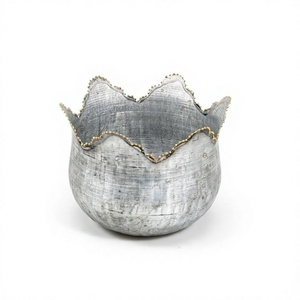 Bol décoratif galvanisé de dernière génération, qualité supérieure, taille personnalisée, pour servir les fruits, en vente - Product Image 1