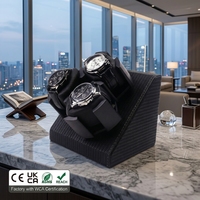 Remontoir de montres triple sportif en fibre de carbone et cuir PU à 3 emplacements, support rotatif pour 3 montres, prêt à être expédié pour les marques de détail professionnelles