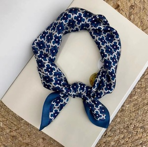 OEM carré Bandana100 % Soie Hommes Personnalisé Foulard En Soie Petite Taille Soyeux Hijab 50*50cm Foulard De Poche Châle En Soie Noir Blanc Écharpe - Product Image 2