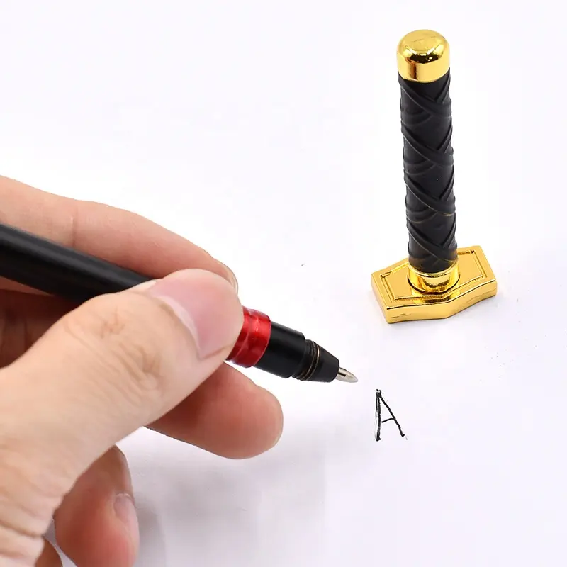 인기 상품 영광의 왕 역할 독점 카타나 금속 공예 블랙 메탈 펜 홀더 범용 펜 리필을 교체 할 수 있습니다