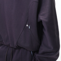 Sweat-shirt à capuche en molleton 100% coton, brodé, déstructuré fonctionnellement, effet délavé, couleur coquille d'œuf, nouvelle collection hiver 25, Machete