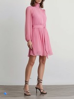 Robe plissée rose en mousseline de soie à col montant, manches bouffantes et taille ceinturée, style décontracté midi ample, vente en gros, fabricant vietnamien