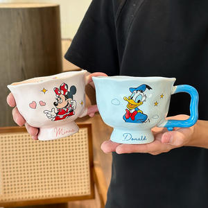 Tasse en céramique Disney Minnie Donald, forme irrégulière en porcelaine avec poignée, tasse à café pour enfants, collection printemps 2025 - Product Image 2