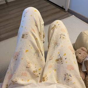 Pantalones de <span class=keywords><strong>pijama</strong></span> con estampado de <span class=keywords><strong>Koala</strong></span> para mujer, primavera y otoño 2023, nuevos pantalones de pierna ancha informales holgados de cintura alta, pantalones baratos ajustados de verano - Product Image 3