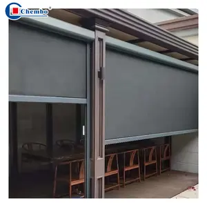 Tela retrátil ao ar livre motorizada à prova de vento persianas verticais zip track blinds anti-uv zip screen blinds para pátio