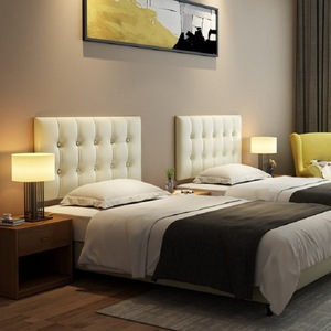 Ensemble de lit double pour hôtel, tête de lit capitonnée, tables de chevet, lits plateforme modernes en bois rembourrés, résistants à l'eau, pour appartements et hôtellerie - Product Image 2