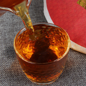 Thé noir fermenté artisanal, doux <span class=keywords><strong>pour</strong></span> l'estomac, en forme de galette, issu de grands feuilles d'arbres anciens de Fengqing, Yunnan - Product Image 3