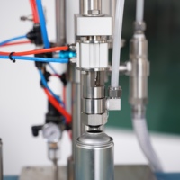 Machine de remplissage semi-automatique de liquides en aérosol de 50-250 ml pour bureau, station de dosage avec corps en acier inoxydable