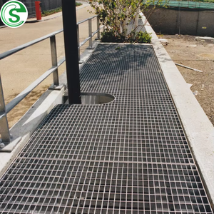 Grille de drainage <span class=keywords><strong>en</strong></span> acier inoxydable robuste sur mesure pour sol extérieur avec une capacité de charge élevée - Product Image 3