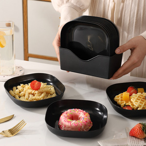 Assiettes carrées noires en plastique pour servir, stocker et organiser aliments, café et thé - Product Image 4