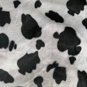 Échantillon gratuit 100% Polyester housse de canapé en velours Animal <span class=keywords><strong>noir</strong></span> <span class=keywords><strong>et</strong></span> <span class=keywords><strong>blanc</strong></span> motif <span class=keywords><strong>vache</strong></span> pour <span class=keywords><strong>tissu</strong></span> tissé en Polyester imprimé - Product Image 4
