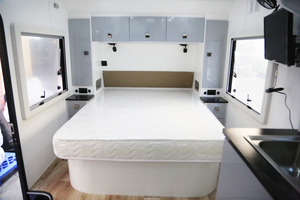 Caravana familiar de lujo <span class=keywords><strong>para</strong></span> <span class=keywords><strong>5</strong></span> <span class=keywords><strong>personas</strong></span>, 4x4, alta calidad - Product Image 2