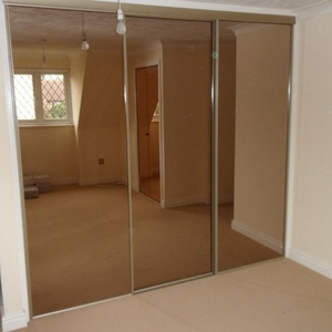 1.8mm 2mm 3mm 4mm 5mm 6mm Double Coating Aluminium Colored <b>Mirror</b> Glass Sheet Furniture Tinted Color <b>Mirror</b> - Product Image 2