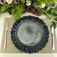 Assiettes de présentation noires gravées, style européen vintage, luxe léger, rétro, en plastique noir, pour service hôtelier, mariages et réceptions