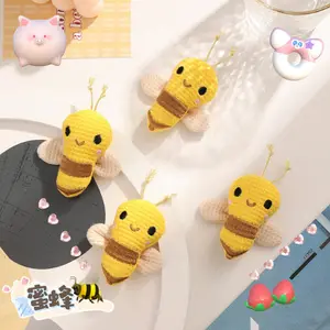 Korean Cute Yellow Insect Brooches New Fashion Crochet Bee Brooch for Girl Student Bag Accessories