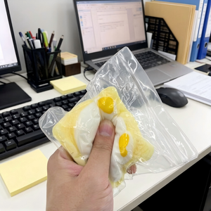 Giocattolo Squishy a Forma di Toast con Gattino, Morbido Antistress, Giocattolo Sensoriale a Forma di Colazione per Bambini e <span class=keywords><strong>Adulti</strong></span> - Product Image 4